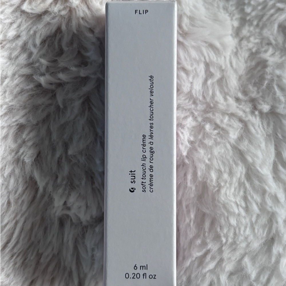 Glossier G Suit Lip Crème in the Shade Flip - .20 fl oz New in Box - Picture 5 of 8
